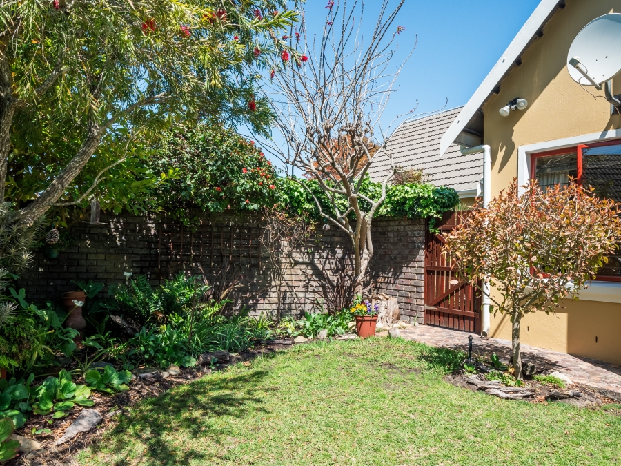 3 Bedroom Property for Sale in The Island Western Cape